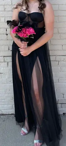 Windsor Black Gown