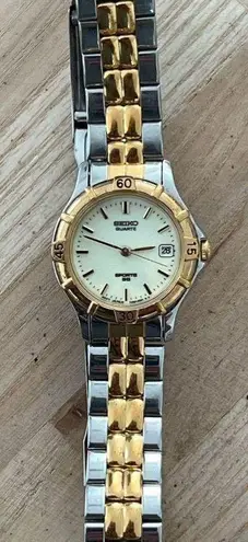 Seiko Vintage Ladies Watch Iridescent Glow Dial Date Window Two-Tone Bracelet
