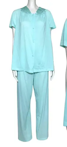 Vanity Fair Vintage 70s Turquoise Pajama Set S/M Retro Embroidered Floral Satin