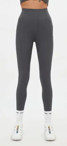 Girlfriend Collective Compressive High-Rise Legging in Moon Gray Medium