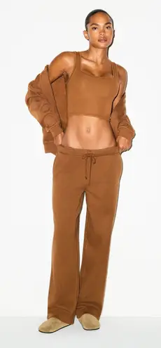 SKIMS classic fleece 2 piece set hoodie and pants bison sz small Nwt