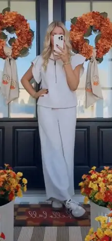 GRACE LILLY BOUTIQUE Ruffle Sleeve Zip Top & Wide Leg Pants Set White Size M