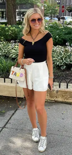 DO+BE White Shorts