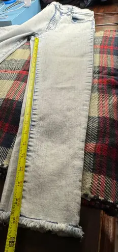 No Bo High Rise Cropped Denim Stretchy Jeans - Light Wash, Size 9 Juniors