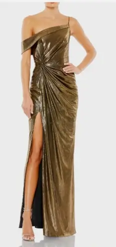 Mac Duggal IEENA for Gold Metallic One-Shoulder Gown style 26728 size 8