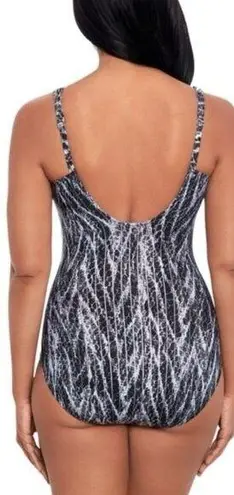 MiracleSuit  Metallic Silver Chevron Python Siren OnePiece Swimsuit Size 8 NWT