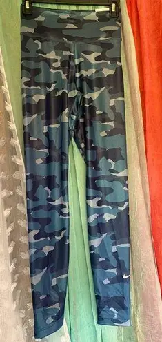 Nike  One- NWT- blue camo leggings- XS