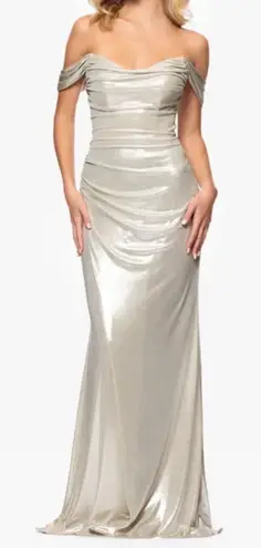 Betsy and Adam Champagne Glitter Knit Off-Shoulder Gown - 4