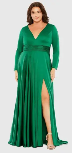 IEENA for MAC DUGGAL Emerald Green V Neck Long Sleeve High Slit Gown Evening 20W