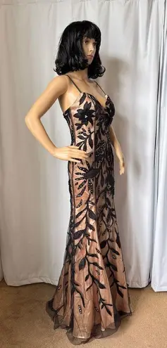 Dave and Johnny Black Gold Sequin Mermaid Gown - Size 1/2