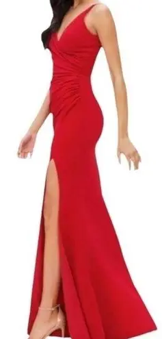 Dress the Population NWOT  Jordan Ruched Side Slit Gown in Rouge Red M