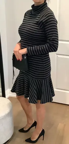 Ralph Lauren Super CUTE soft comfy long sleeve dress 🖤🤍🖤