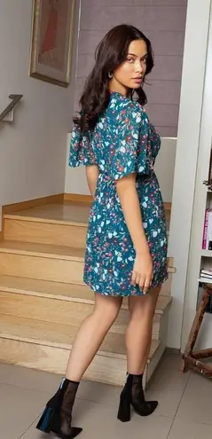 Fame and Partners The Harper Dress Brushstroke Floral Bright Teal Size 2 NWT