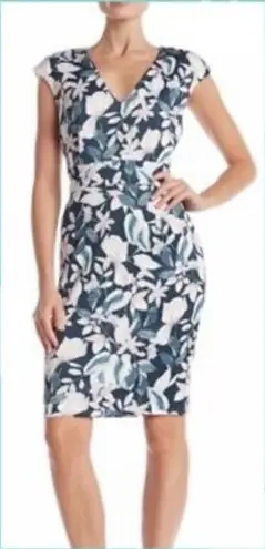 ✨ HP✨Alexia Admor V Neck Scuba Sheath Dress✨ White Size M