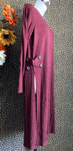 Doe & Rae ✅3/$30✅ NWT Burgundy Marble Long Sleeve Side Slit Button Accent Dress | LARGE