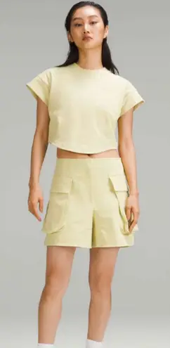Lululemon NWT  Relaxed Fit SHR Cargo Short size 6 thumbnail 1