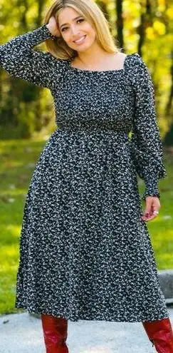 Calista Ditsy Printed Smocked Top Midi Dress Women sz Medium black white floral