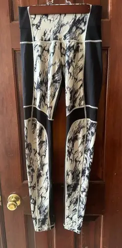 Lululemon  Breathe Easy Leggings Size 4 Mesh Marble Great Granite Black