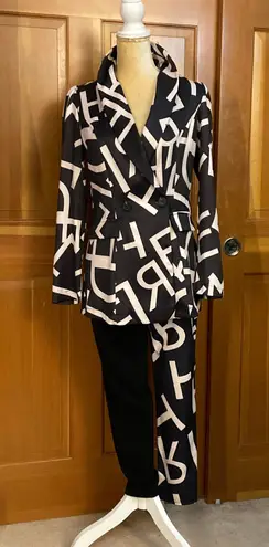 Lavishly Paris Nwt, New, Women’s Letter Print Pant Suit.