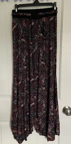 Women’s casual paisley patterned flare pants — XS Black