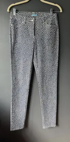 J. McLaughlin Women's Blue and Ivory Patterened Jeans Size 4