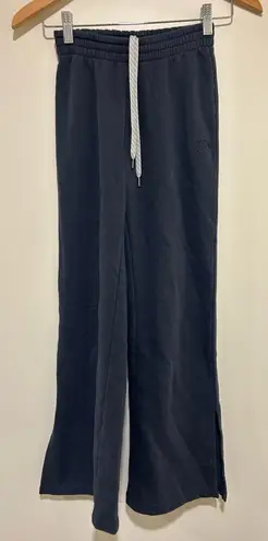 Vuori Sedona Wide Leg Split Sweatpants in Gray Blue - Size XXS