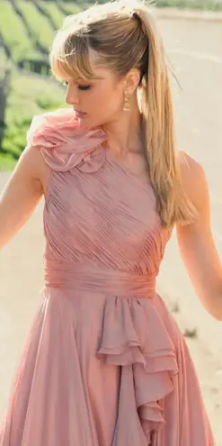 Mac Duggal NWT 49252 Pink Iridescent One Shoulder Rosette Ball Gown Size 10