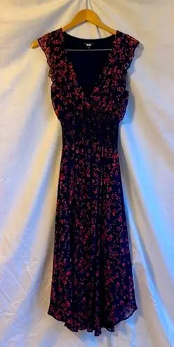 Slate + Willow Smocked Floral Flutter Sleeve Hourglass Midi Dress