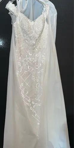 Cinderella Divine wedding dress size 10 new with tags