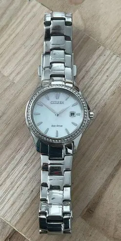 Citizen Eco-Drive Solar Crystal Ladies Watch Solar Stainless Bracelet Pearl Dial
