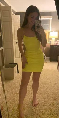 Alice Olivia Nelle Neon Yellow Mini Dress Size 0 50 81 Off Retail From Stephanie