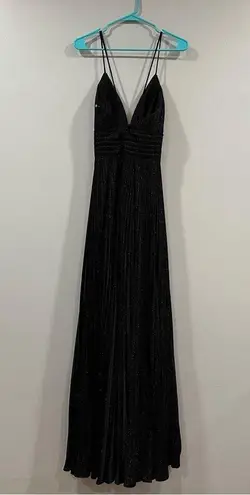 Mac Duggal 30725 Shimmer Pleated V Neck Gown Black Size 4 NWOT