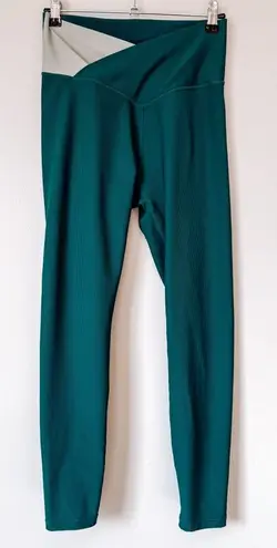 Wilo Green Ribbed Cross Over Waist Crop Leggings Size Medium