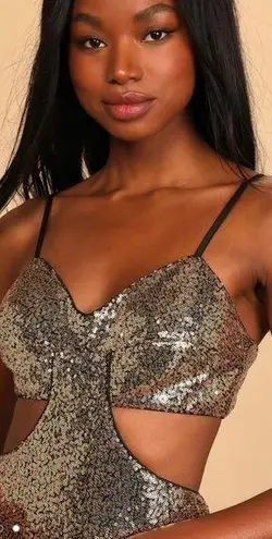 NWT Lulus Luxe Gold Sequin Cutout Bodycon Mini Dress. Size L