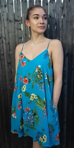 Peach Love California Floral Spaghetti Strap Swing Dress in Blue/Green Small NWT