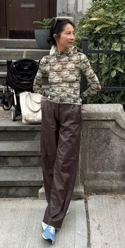 VEDA Brown Leather Trousers Zip Up Fly Button Closure Wide Leg Pants Size 4