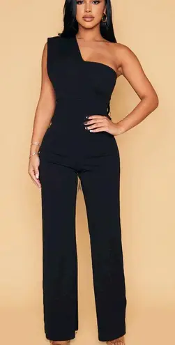 Pretty Little Thing One Shoulder jumpsuit