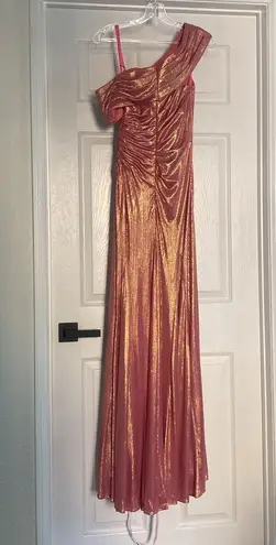 Mac Duggal Metallic Pink One shoulder gown size 2