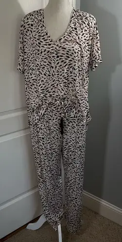 Soma Cool Nights Pink and Black Top and Matching Pants Set.