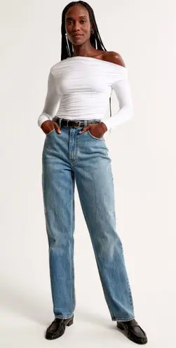 Abercrombie & Fitch 90’s Straight Ultra High Rise Jeans