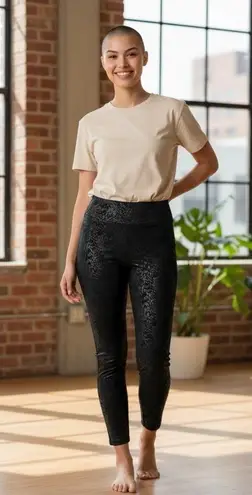 Nic + Zoe Wonder Stretch Embossed Shimmer Slim Pull on Black Pants Womens Size 4