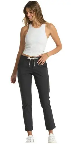 Vuori L Women’s Ripstop Pants in Dark Grey