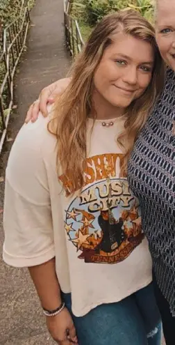 Nashville Graphic Tee Size M