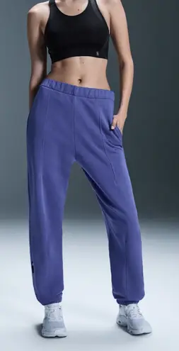 On Running Womens Size Medium Iris Purple Club Pants Sweatpants NEW