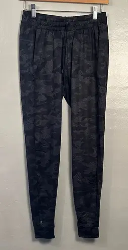 Nobull Camo Womens Joggers Size Xsmall Black gray