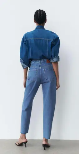 ZARA High Waisted Ripped Rigid Z1975 Mom Jeans