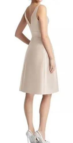 Alfred Sung  V Neck A Line Sleeveless Cocktail Dress Cameo Light Pink Size 8 D768