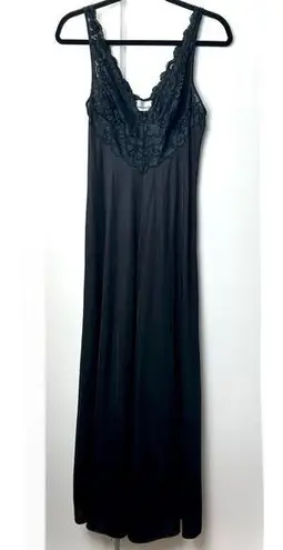 Pierre Cardin Paris Vintage black nightgown with lace
