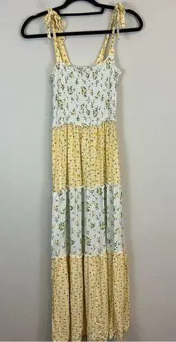 Bebop | Yellow and White Tiered Floral Maxi Dress Size Medium