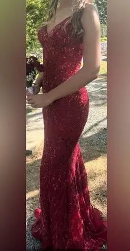 Ellie Wilde sequined prom dress, v neck, sheath style, fitted, lace up; size 2